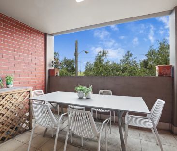 A cosmopolitan sanctuary in Sydney Park Village - Photo 1