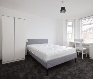 Charminster, Bournemouth - Photo 5