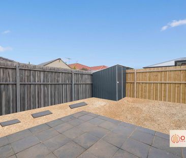 Luxury Living at Its Finest - 8/6 Blake Court, Truganina! - Photo 6