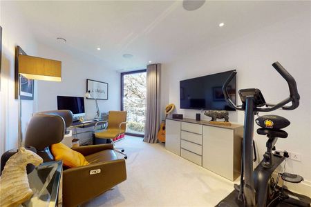 Ultra-modern waterside living at its finest with spectacular views of Poole Harbour and beyond. - Photo 2