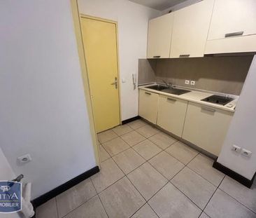Location Appartement 1 pièce 23m² LA POSSESSION 97419 - Photo 2