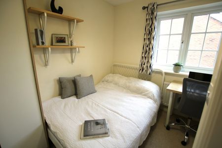 4 Bed Detached House, Lowry Grove, BS16 - Photo 2