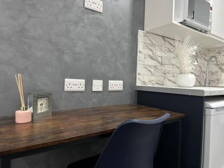 5 bedroom terraced house to rent - Photo 5