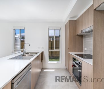 40 Whitewood Way, Cotswold Hills QLD 4350 - House For Rent | Domain - Photo 4