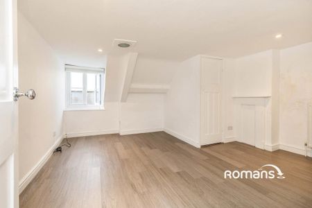 3 bedroom flat to rent - Photo 3