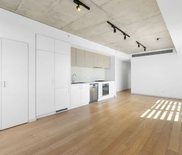 Modern 2-Bed Apartment with Stunning Views on the Rivers-edge! - Photo 3