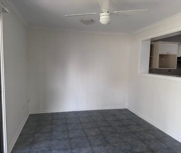 Large Family Home! - Photo 2