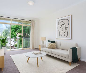 STUNNING APARTMENT IN A QUIET LOCATION - Photo 1