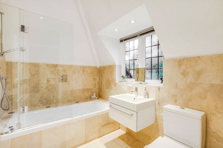 4 Bedroom House To Let - Photo 3
