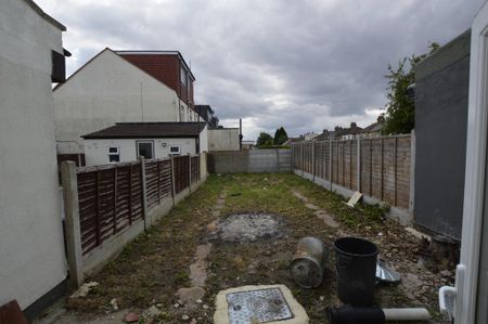 3 bedroom terraced house to rent - Photo 2