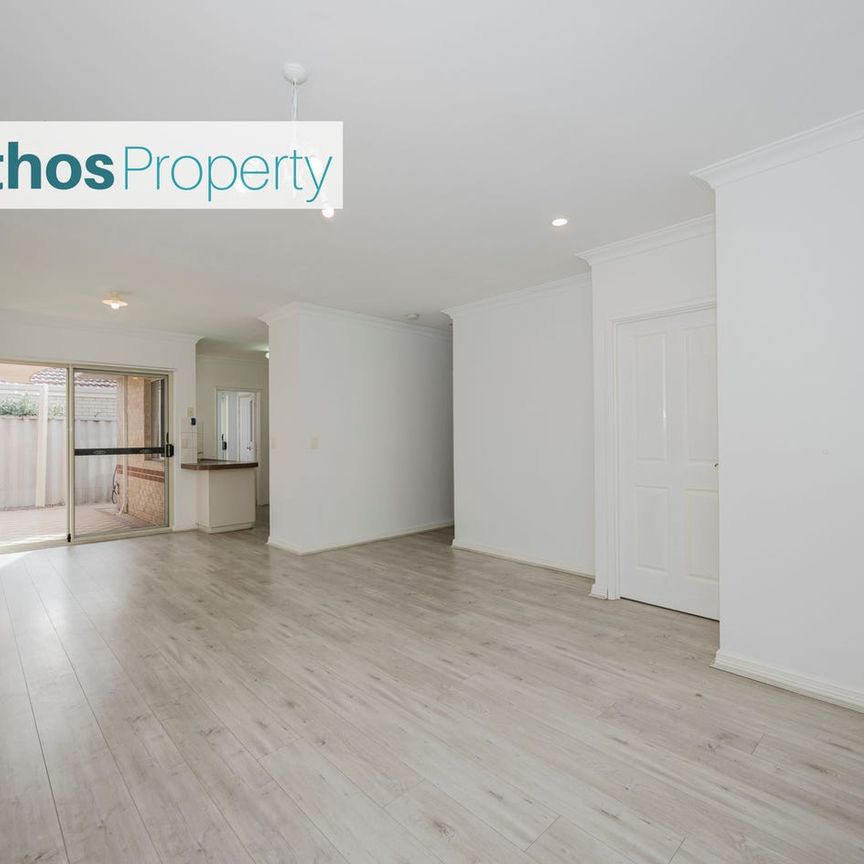 A REAL GEM ON SWAN ST - Photo 1