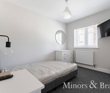 1 bedroom in a house share to rent - Photo 2