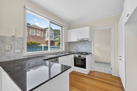 1/21 Fairholm Grove, Camberwell VIC 3124 - Townhouse For Rent | Domain - Photo 5