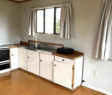 Tidy, serene and rural in Taihape - Photo 2