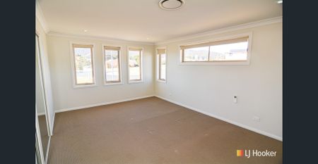 SUBSTANTIAL FAMILY HOME - Photo 4