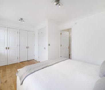 3 bedroom end of terrace house to rent - Photo 4