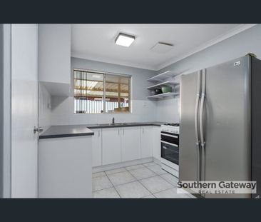 34 Sulphur Road, Parmelia, WA 6167 - Photo 6