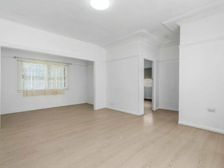 52 Passiefield Street, Liverpool NSW - Photo 3