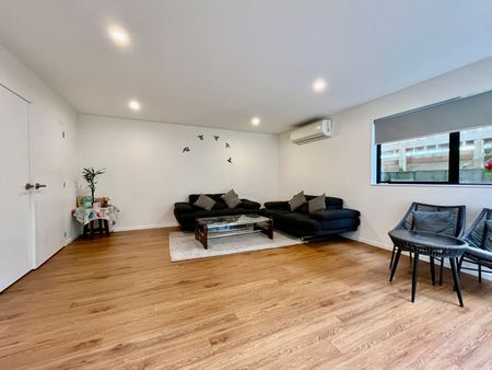 38D Greenhill Crescent, Pakuranga, NZ 2010 - Photo 5