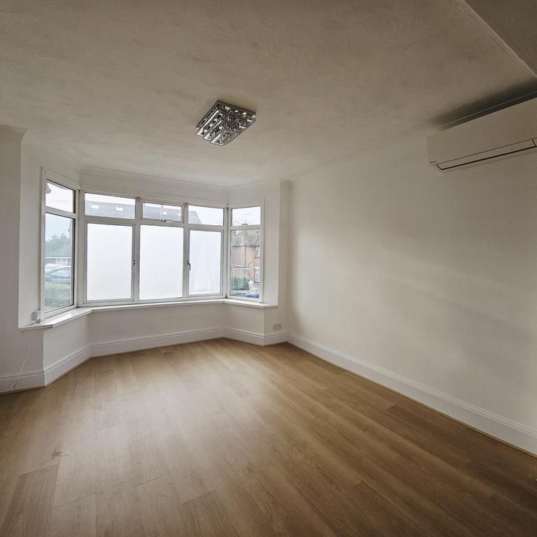 4 bedroom detached house to rent - Photo 1