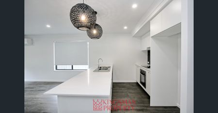 Modern Family Home - Photo 4