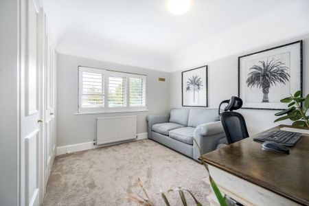 4 bedroom semi-detached house to rent - Photo 4