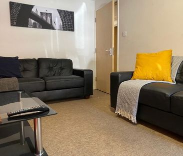 4 Bed - Flat 11, Cathedral Court â€“ 4 Bed - Photo 6