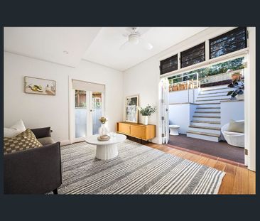 Spacious Coastal Home in Prime Beachside Location 6 Month Lease - Photo 1