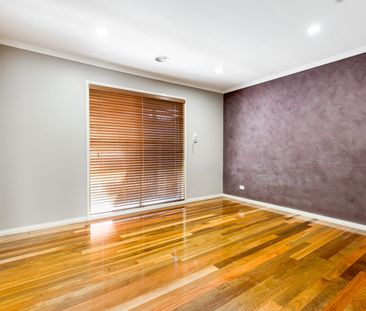 Beautiful 3 Bedroom with Double Living - Photo 4