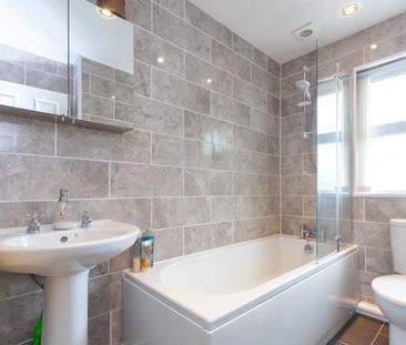 2 bedroom terraced house to rent - Photo 3