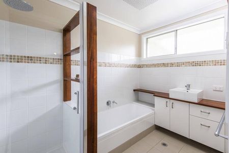 MODERN RENOVATED FAMILY HOME IN SOUTH GRAFTON - Photo 4