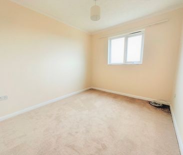 A 2 Bedroom Flat Instruction to Let in Bexhill-on-Sea - Photo 2