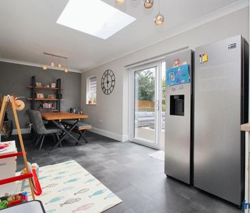 3 bedroom detached bungalow to rent - Photo 6