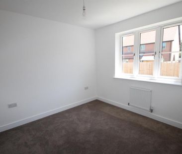3 bedroom semi-detached house to rent - Photo 3