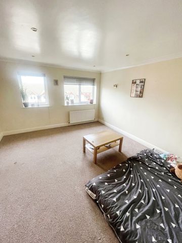 1 bedroom flat to rent Courtfield House, Hambledon Place - Photo 3
