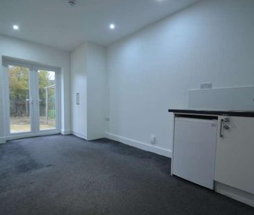 Stanwell New Road, Staines-upon-thames, TW18 - Photo 5