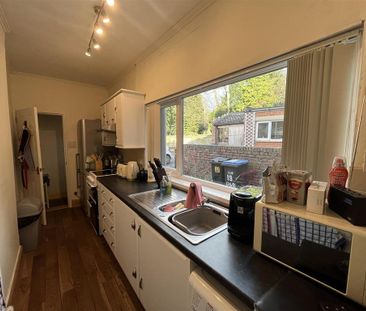 3 bedroom terraced house to rent - Photo 4