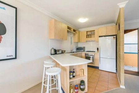 'UNDER APPLICATION' WARM & HOMELY | CONVEINIENT PARKDALE LOCATION! - Photo 5