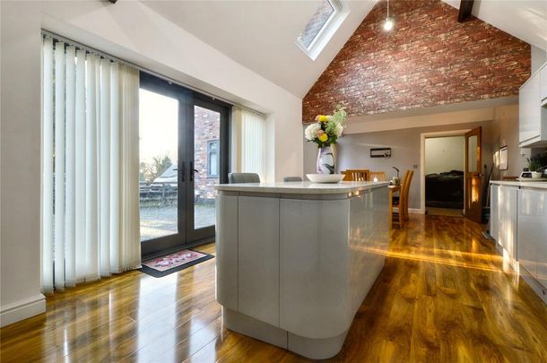 3 bedroom semi-detached house to rent - Photo 1