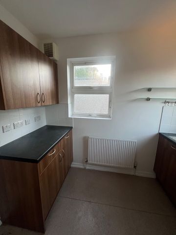 1 Bed Flat, Hazel Road, NW10 - Photo 3