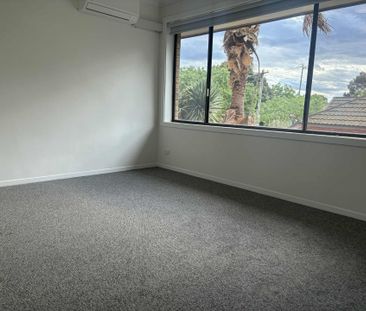 Perfectly Positioned Renovated Townhouse - Photo 1