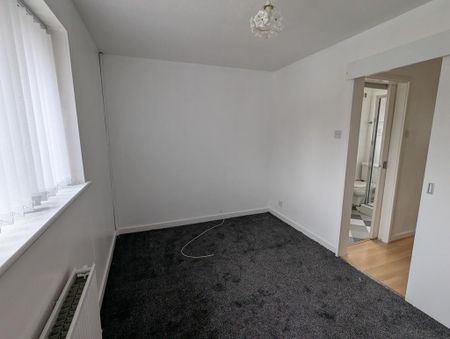 2 bedroom semi-detached house to rent - Photo 5