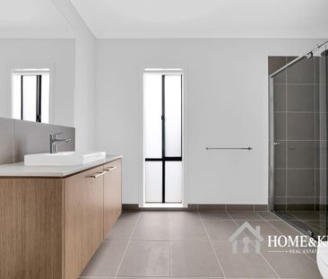 Spacious & Stylish Family Living on a Generous Block - Photo 5