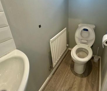 3 bedroom detached house to rent - Photo 6