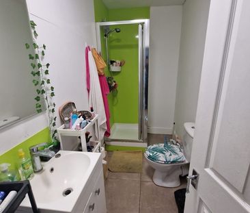 Room in a Shared House, Egremont Place, BN2 - Photo 1