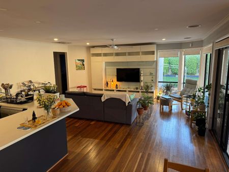 Caroline Springs - Photo 2