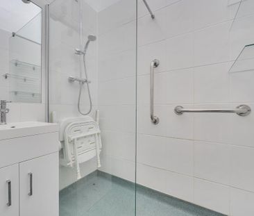 3 bedroom end of terrace house to rent - Photo 5