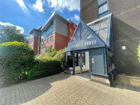 1 bedroom flat to rent - Photo 2