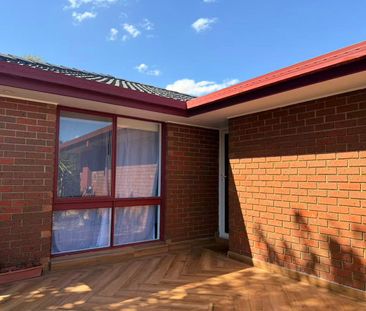 Versatile Rental Opportunity - Move In Immeidately - Photo 4