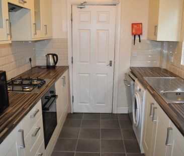 Room in a Shared House, Barnsfold Avenue Fallowfield, M14 - Photo 2